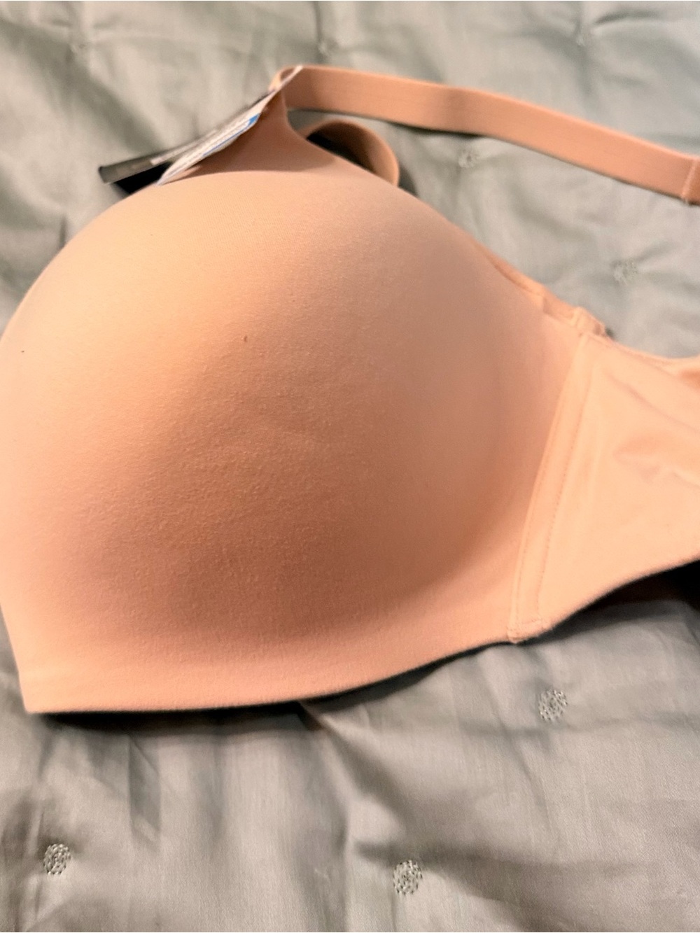 NWT Wacoal Women’s Seamless Light beige wireless  T-Shirt Bra 34DDD